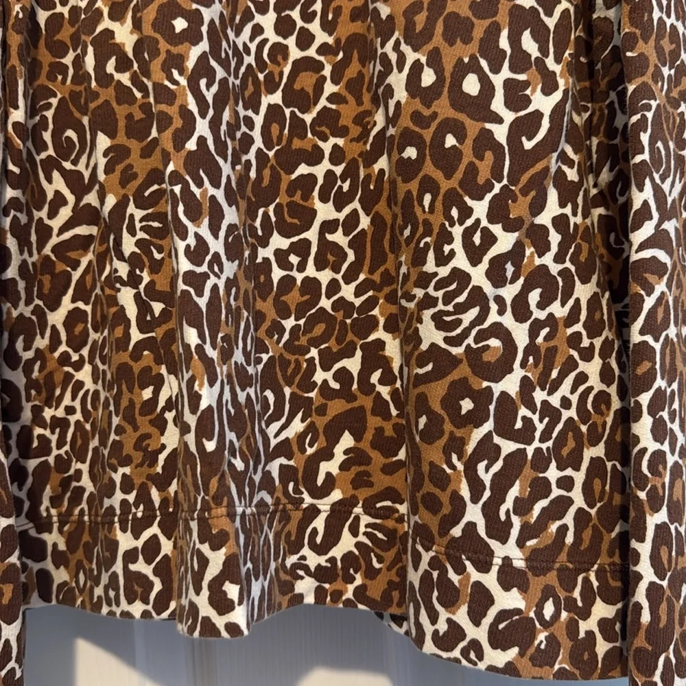 Lilly Pulitzer long sleeve leopard top size medium - Picture 5 of 5